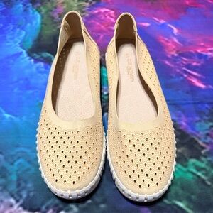 Ilse Jacobsen Cream Perforated Flats